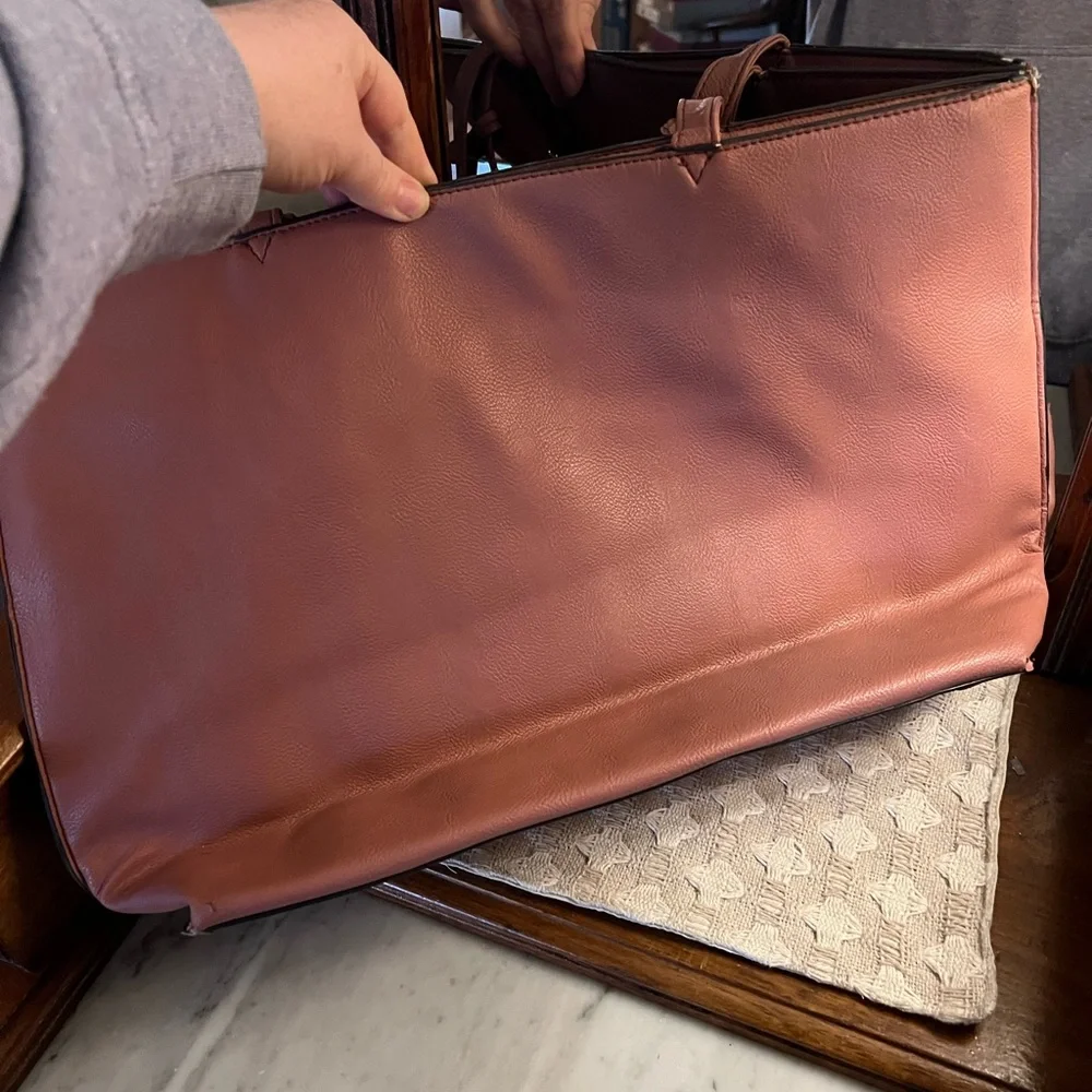 NINE WEST Classic Tote/Shoulder Bag Pink with Silver Chain Detail 18